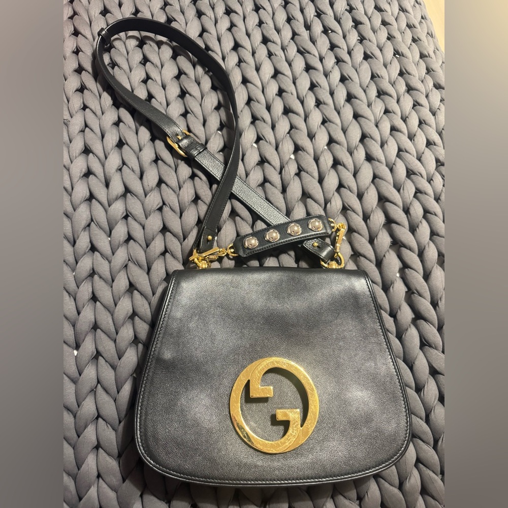 Gucci Black and Gold Women's Bag